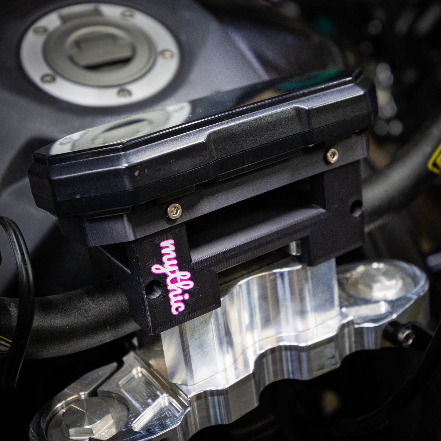 2021-2022 MT07 Dash Mount for Outlaw Triple